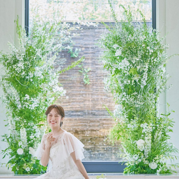 トレンドのグリーンとホワイトのコーディネート。