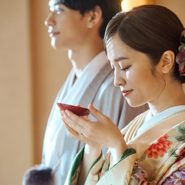 雅楽の生演奏が彩る厳粛な神前式