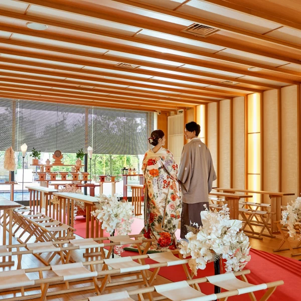 ピンと背筋を伸ばし、心を正して夫婦となる喜びを感じられる