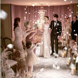 【聖なる祈りの宝石箱】バカラ社製シャンデリアに誓う模擬挙式×併設ショップでの骨格診断&ドレス見学