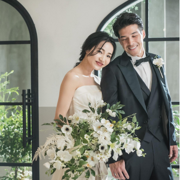 バカラ社製のシャンデリアが輝く幻想的なチャペルでの撮影は一番人気◎