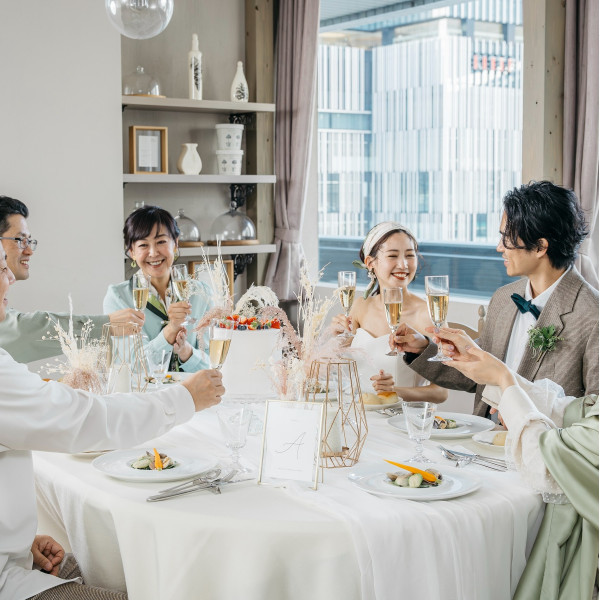 【特典】新婦衣装は定価より90%OFF・新郎衣装は定価より85%OFF適応