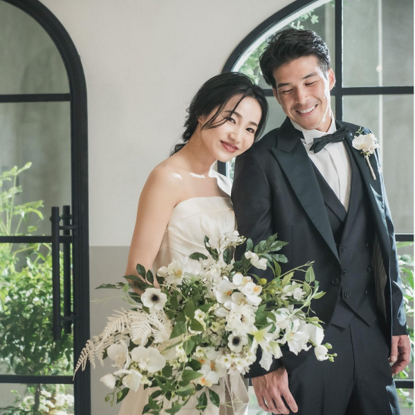 バカラ社製のシャンデリアが輝く幻想的なチャペルでの撮影は一番人気◎