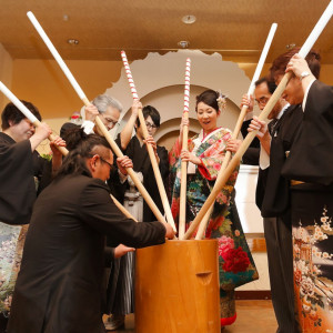 千本杵で餅付きの演出♪両家が、そして会場が一つになる素敵な伝統的演出です♡グランシア須賀川♡|グランシア須賀川の写真(496631)