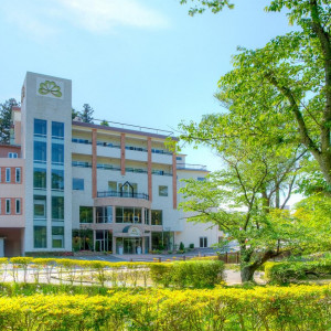 ”Four Seasons Wwdding”  四季を感じて頂ける外観もグランシアらしさです☘
♡グランシア須賀川♡|グランシア須賀川の写真(744858)