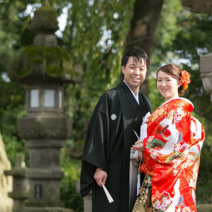 神社にて和を存分に感じられる1枚♡バックの緑と赤い着物のコントラストがとっても素敵ですね！♡グランシア須賀川♡|グランシア須賀川の写真(1318406)
