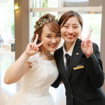 強い絆で結ばれる、新郎新婦とプランナー