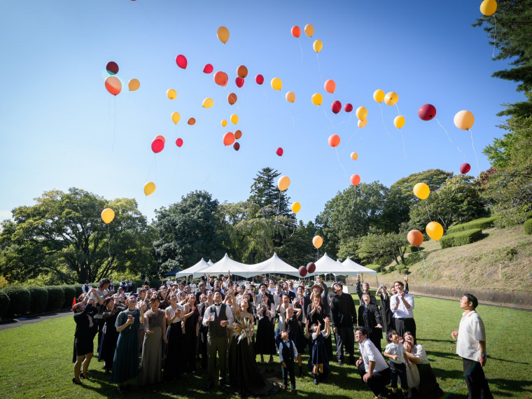目の前に広がる翠ケ丘公園の大自然の中で叶う【ガーデン演出】