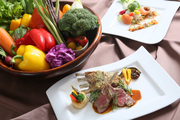 野菜ソムリエの称号を持つ総料理長が作り上げるメニューは、見た目も味も極上。