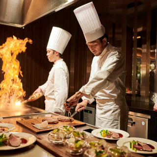 厳選食材を使用し、一つ一つシェフが丹精込めて手作りをさせていただきます。