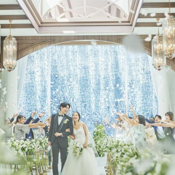 幻想的な夜の雰囲気で叶えるナイトWeddeing