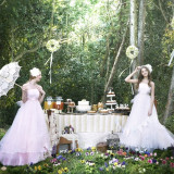 森に囲まれたガーデンでケーキビュッフェ