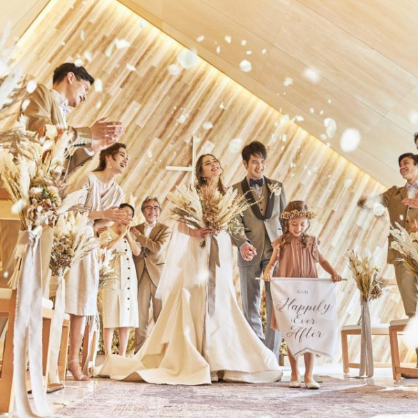 緑溢れる森のチャペル