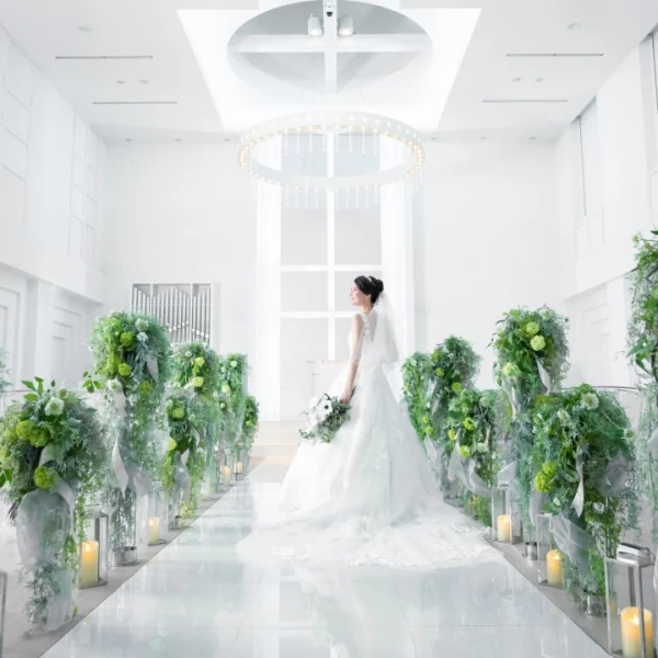 扉を開いた瞬間、目に飛び込んでくる真っ白な空間