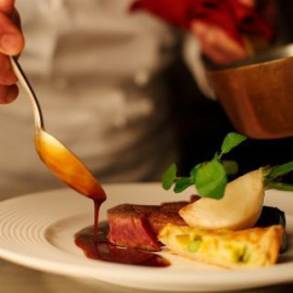 【フランベ演出付！コース試食を堪能】貸切邸宅見学×150万優待