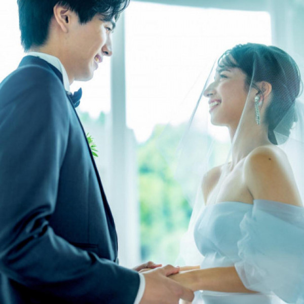 あたたかな日差しが差し込む中での素敵な誓いを