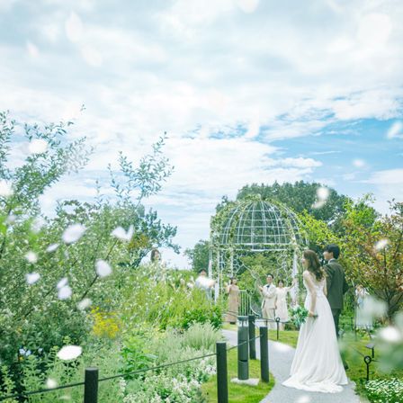 植物園内でのガーデン挙式や前撮りも人気|ガーデンテラス 東山の写真(63886516)