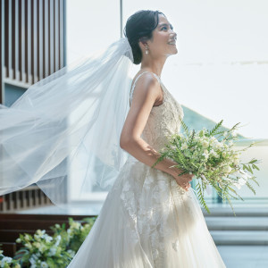 最愛のウエディングドレスが輝くチャペル|ザ・リーヴス プレミアムテラスの写真(28250453)
