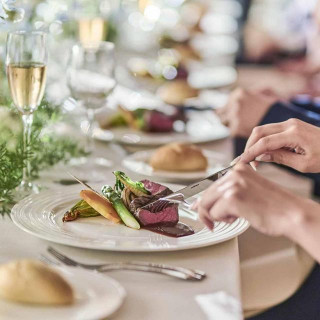 華やかなフレンチスタイルをベースに日本らしい繊細な和のおもてなしの心を込めた「フレンチジャポネ」