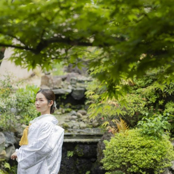 華やかな和装衣装