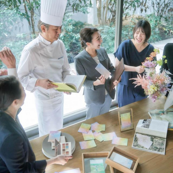 おふたりの特別な一日をキャスト全員でサポート！