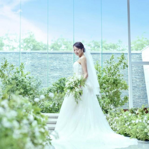 運命の1着は専属ドレスサロン「フィオーレビアンカ」で♪