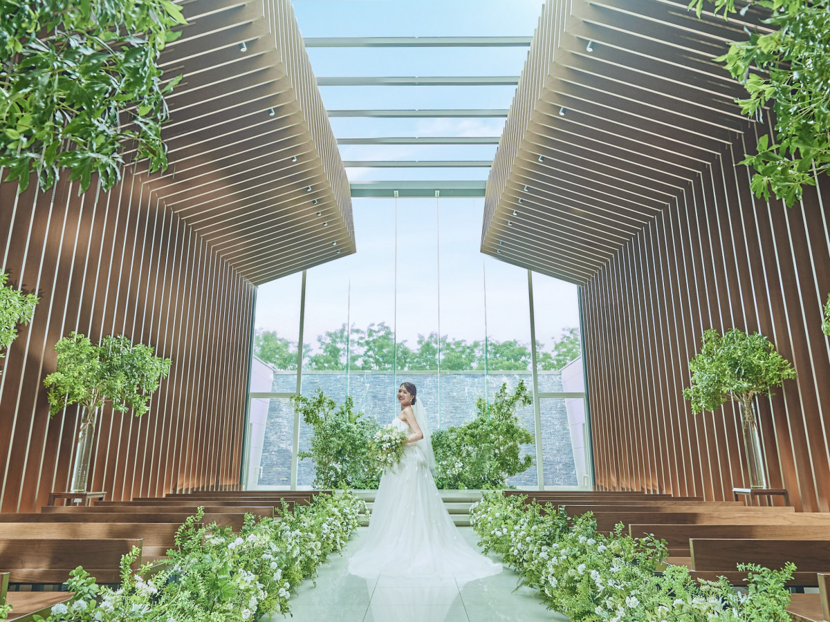  ふたりの未来を探す旅
ご結婚式という特別な一日に
大輪の笑顔の花が咲くように