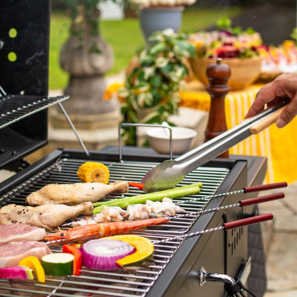 野外で焼いてすぐに食べれるのがBBQのいいところ！