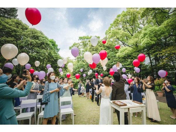 【ガーデン挙式】庭園に囲まれて海外風のカジュアルウエディングが叶う