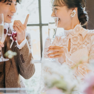 明るい光が差し込むレストラン|Dubonnet（デュボネ）の写真(56690441)