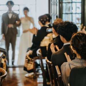 家族の前で誓うレストラン内での会場内セレモニー|Dubonnet(デュボネ)の写真(56690440)