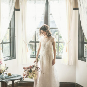 動きやすいレースが印象的なナチュラルなドレス|Dubonnet(デュボネ)の写真(56689191)