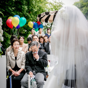 感極まるご両親様…アットホームな結婚式にしかできない素敵さがある。|ブランシュメゾン・エ・コートダジュールの写真(955848)