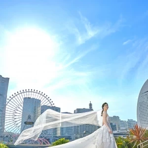 みなとみらいの絶景を背景にウエディングフォトを