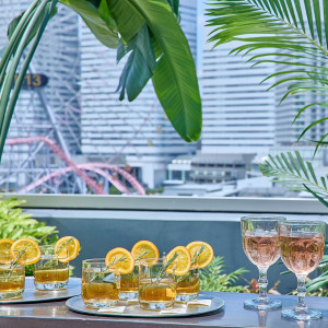 ウェルカムドリンクにはフラワーカクテルを。|THE GRAND ORIENTAL MINATOMIRAI(グランドオリエンタル みなとみらい)の写真(52567106)