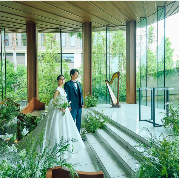 3面ガラス張り！移り変わる景色と共に過ごす上質ウエディング
