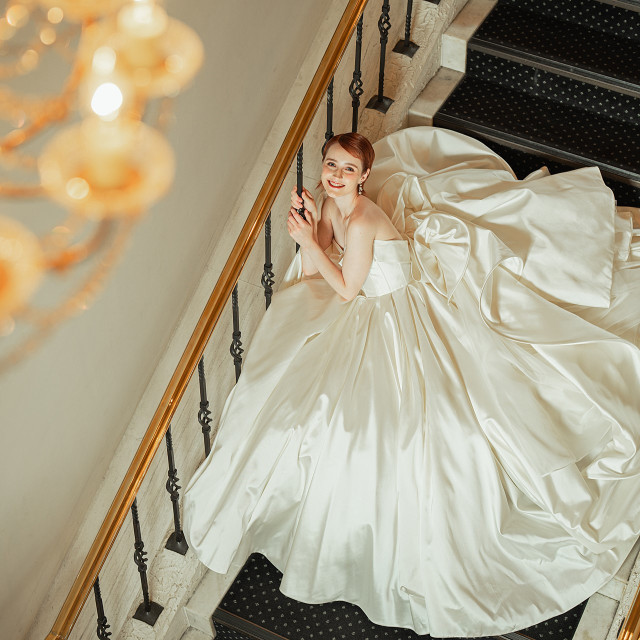 【世界に一枚】Champion 恋にはあまえが必要です ウエディングドレス 満留 トモ コイズミ、ブランド初のウエディングドレスコレクションの