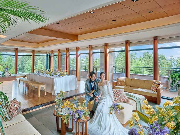 【みなとみらいの絶景を一望】景色と料理でもてなす少人数結婚式