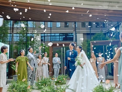 人生の原点となる結婚式を
紡いでいく