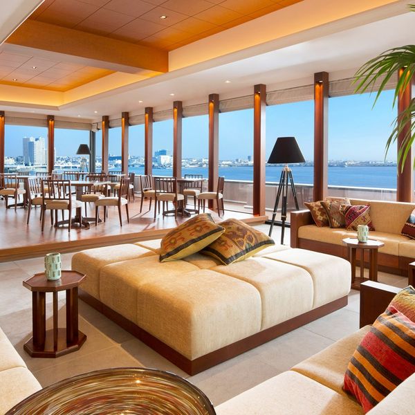 【ラウンジ】パーティ前後も大切なゲストがゆったり過ごせる空間を。|THE GRAND ORIENTAL MINATOMIRAI(グランドオリエンタル みなとみらい)の写真(560859)