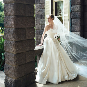 純白のウエディングドレスが花嫁を清楚な印象に|ルクリアモーレ表参道の写真(5928313)