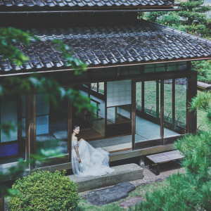 ただそこに佇むだけでまるで絵画のような美しいシーンに|辻家庭園 ～前田家家老旧横山家迎賓館～（金沢市指定文化財）の写真(56055508)