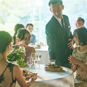 出来立ての料理をゲストにもてなす|辻家庭園 ～前田家家老旧横山家迎賓館～（金沢市指定文化財）の写真(56055609)