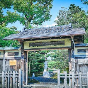 金沢市指定文化財「表門」からゲストをお迎え|辻家庭園 ～前田家家老旧横山家迎賓館～（金沢市指定文化財）の写真(33141606)