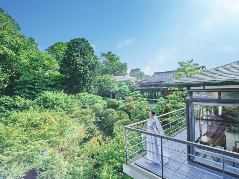 邸宅や日本庭園も含めた6600平方メートルの広大な敷地面積