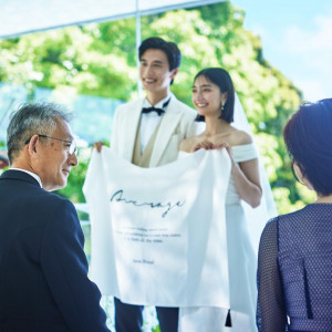 花嫁を送り出す母と娘の大切なひととき|旧桜宮公会堂の写真(57101210)