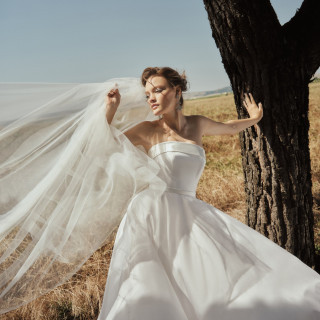 「自分らしい装いに自信と美しさを宿して」先輩花嫁から人気のNOVARESEのドレス