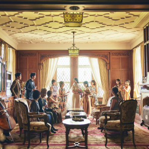 ゲストの記憶に残る贅沢なウェイティングスぺース|ジェームス邸の写真(57110159)