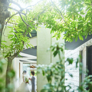 感謝の気持ちがより高まるベールダウンの瞬間も美しく|ジェームス邸の写真(57110112)