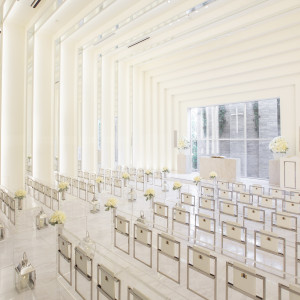 84名まで着席できるので、たくさんのゲストに見守ってもらえる。|ノートルダム八戸/FIVESTAR WEDDINGの写真(2958487)